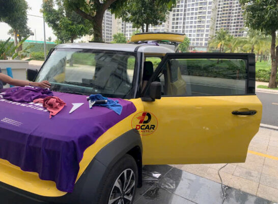 Dán phim cách nhiệt xe hơi VF3 Hóc Môn tại Dcar Auto phim cách nhiệt chính hãng.
