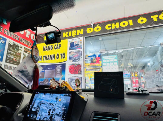 Lắp camera hành trình ô tô Quận 12 tích hợp 2 camera ghi hình trước và sau xe.